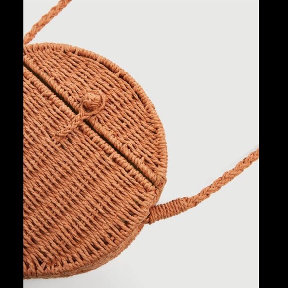 NWT Round Wicker Crossbody - Picture 5 of 5